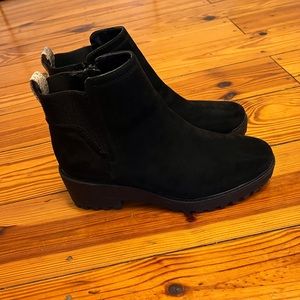 Black booties 🖤⚡️